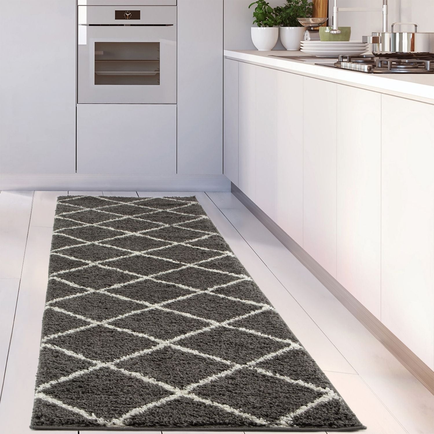 Moroccan Dark Grey Shaggy Rug | 540