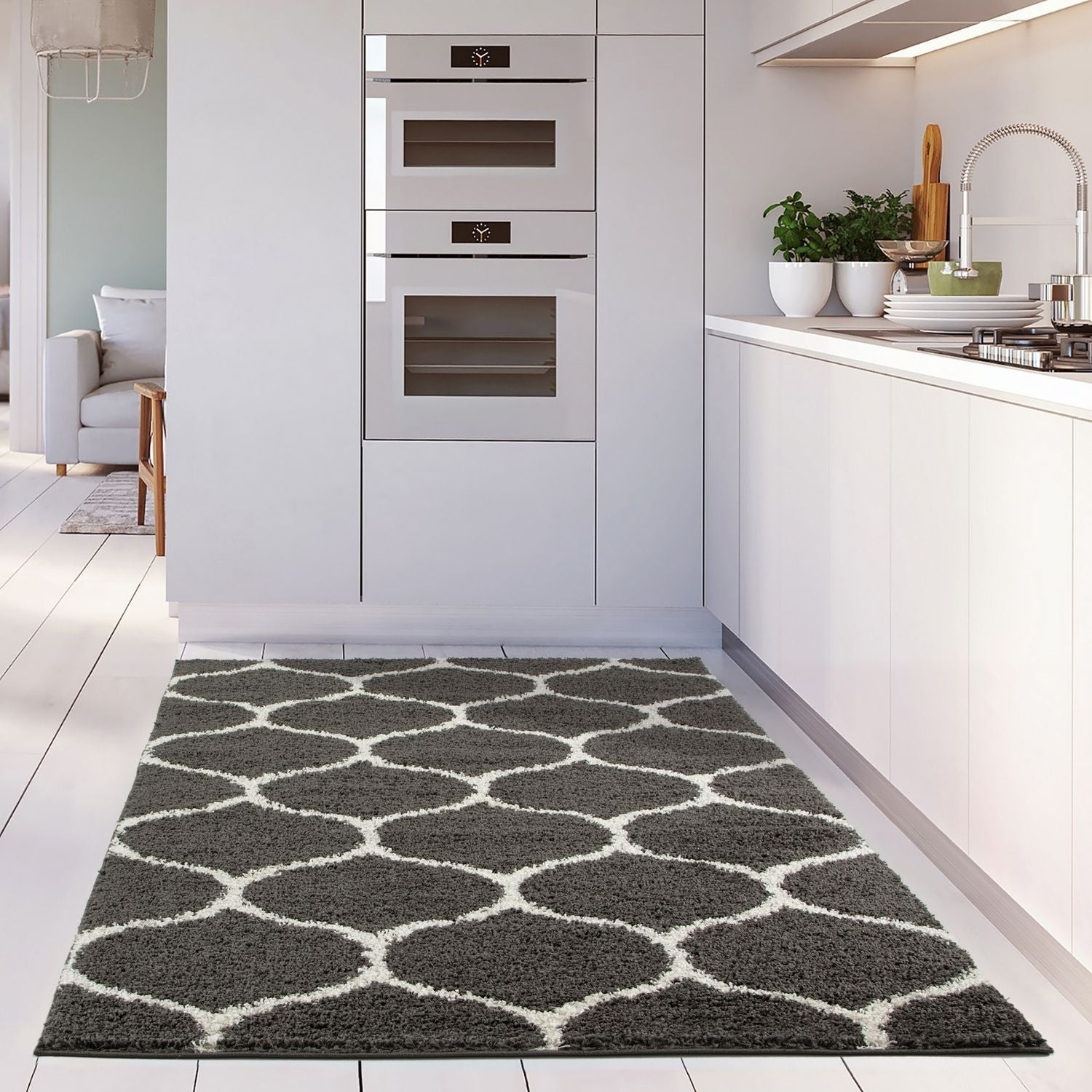 Moroccan Dark Grey Shaggy Rug | 640