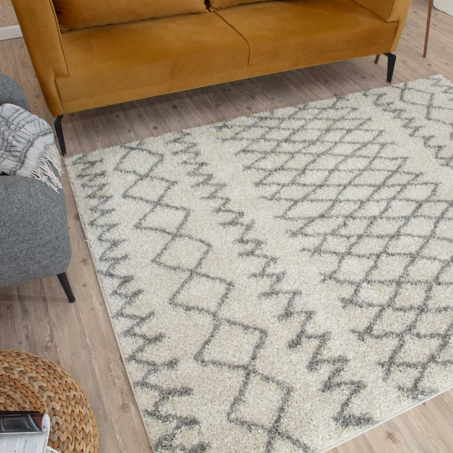 Moroccan Ivory Grey Shaggy Rug | 900