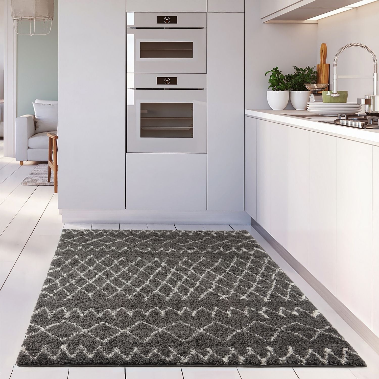 Moroccan Dark Grey Shaggy Rug | 940