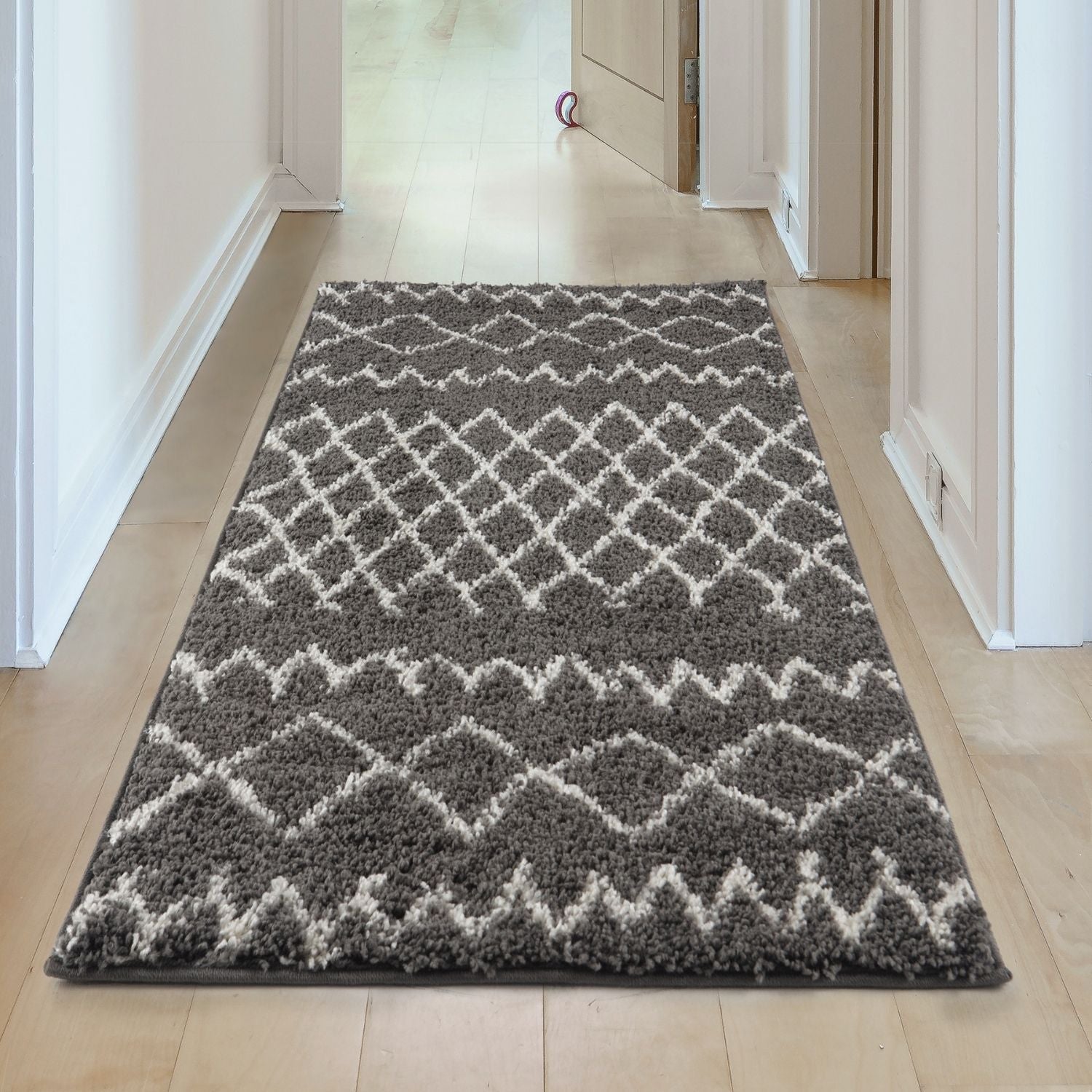 Moroccan Dark Grey Shaggy Rug | 940