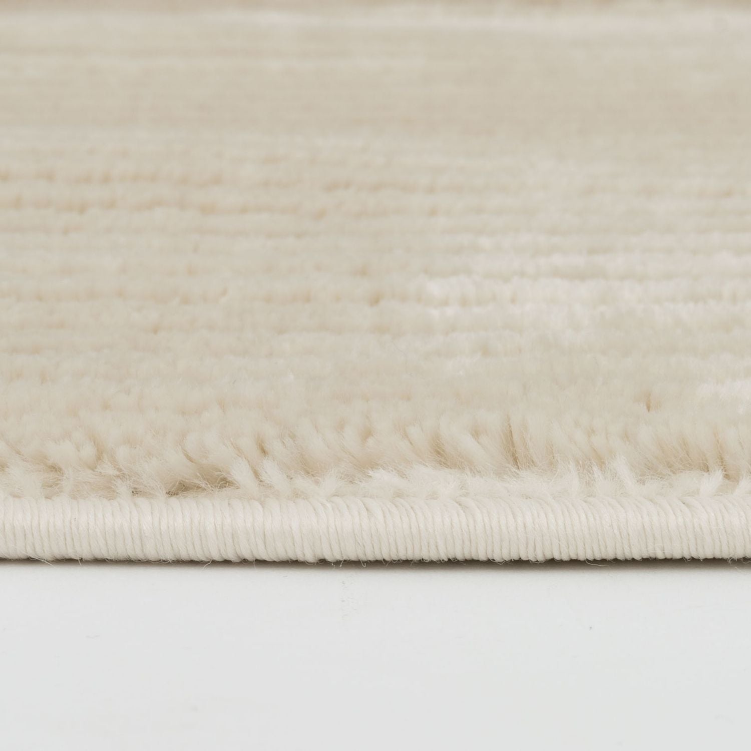 Aura Collection Rug Pearl in Cream