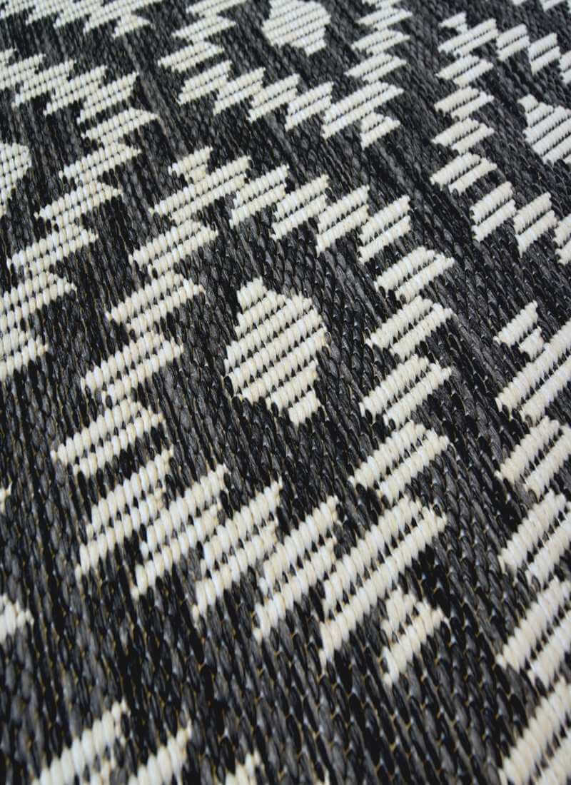 County Genesis Rug Diamond Design – Indoor/Outdoor Use