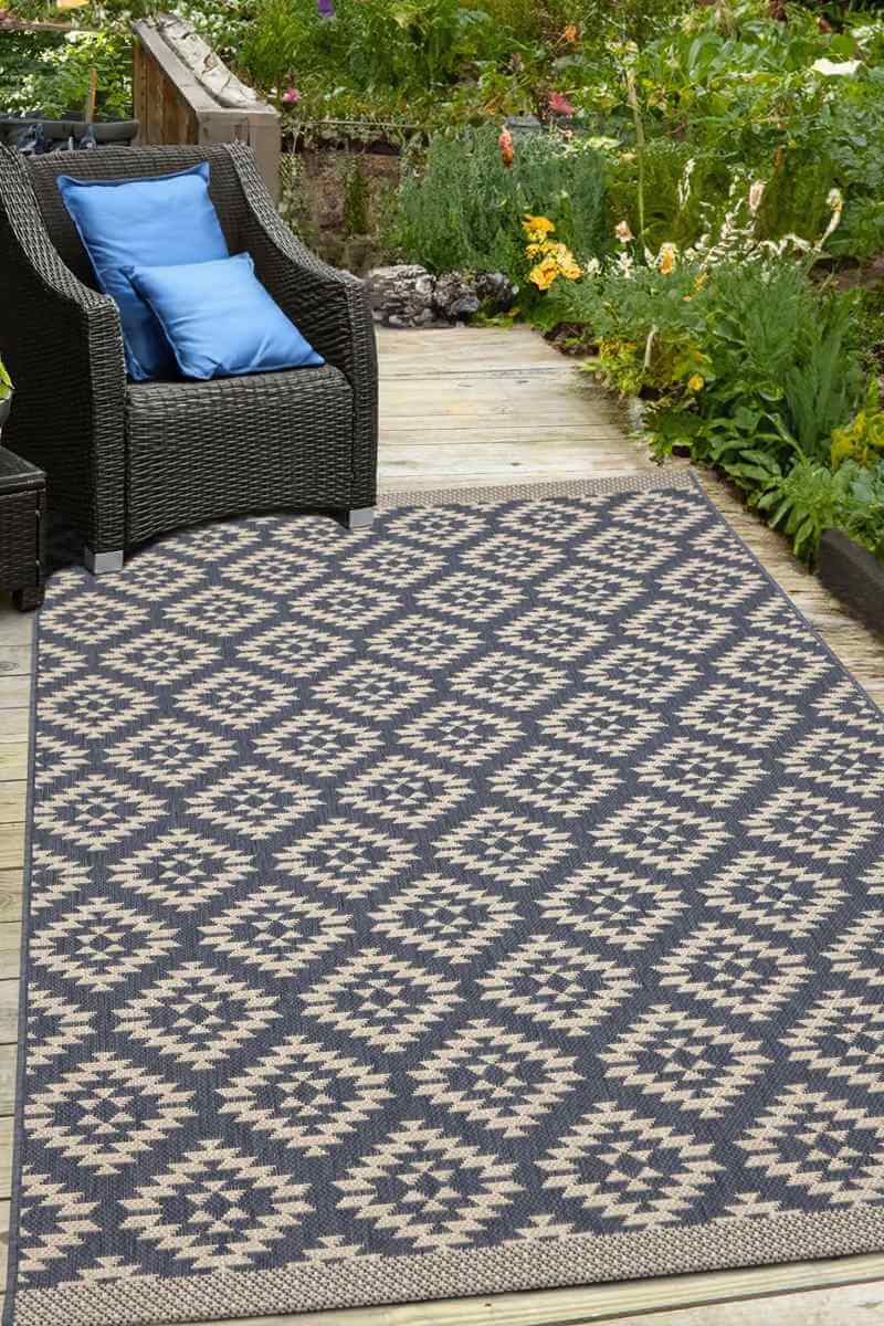 County Genesis Rug Diamond Design – Indoor/Outdoor Use