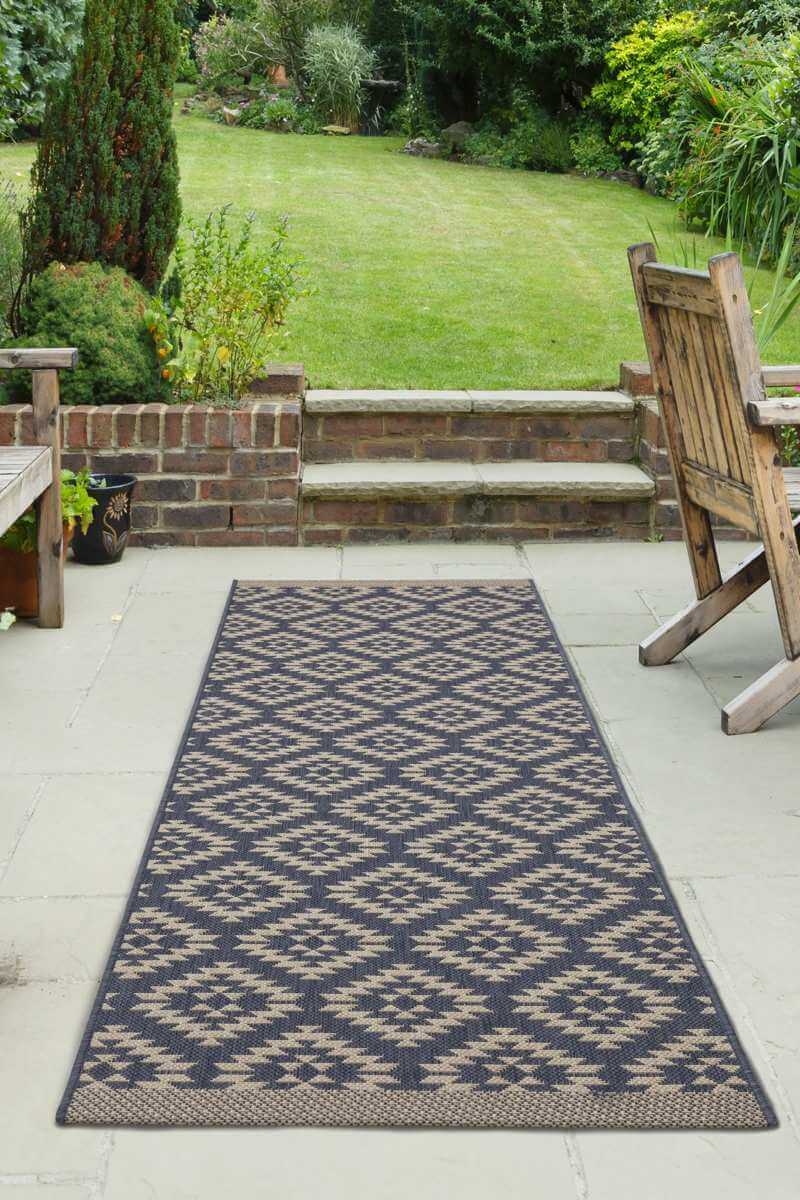 County Genesis Rug Diamond Design – Indoor/Outdoor Use