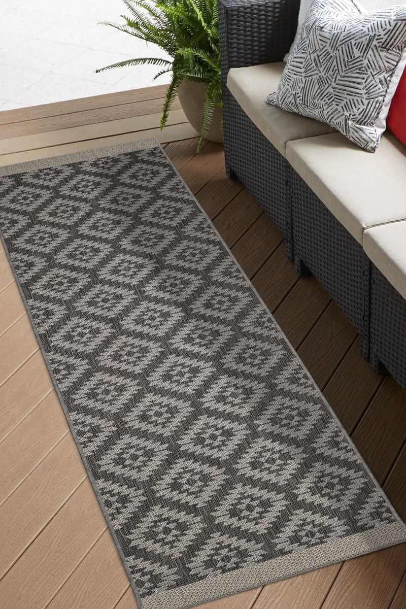 County Genesis Rug Diamond Design – Indoor/Outdoor Use