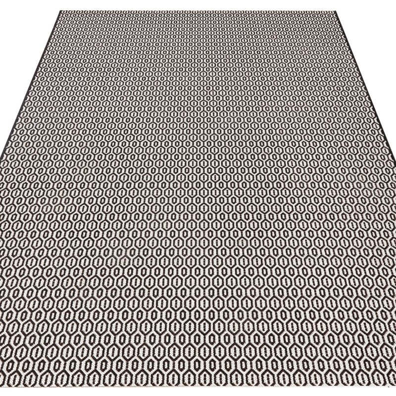 Indoor Outdoor Coin Rug – Geometric Design
