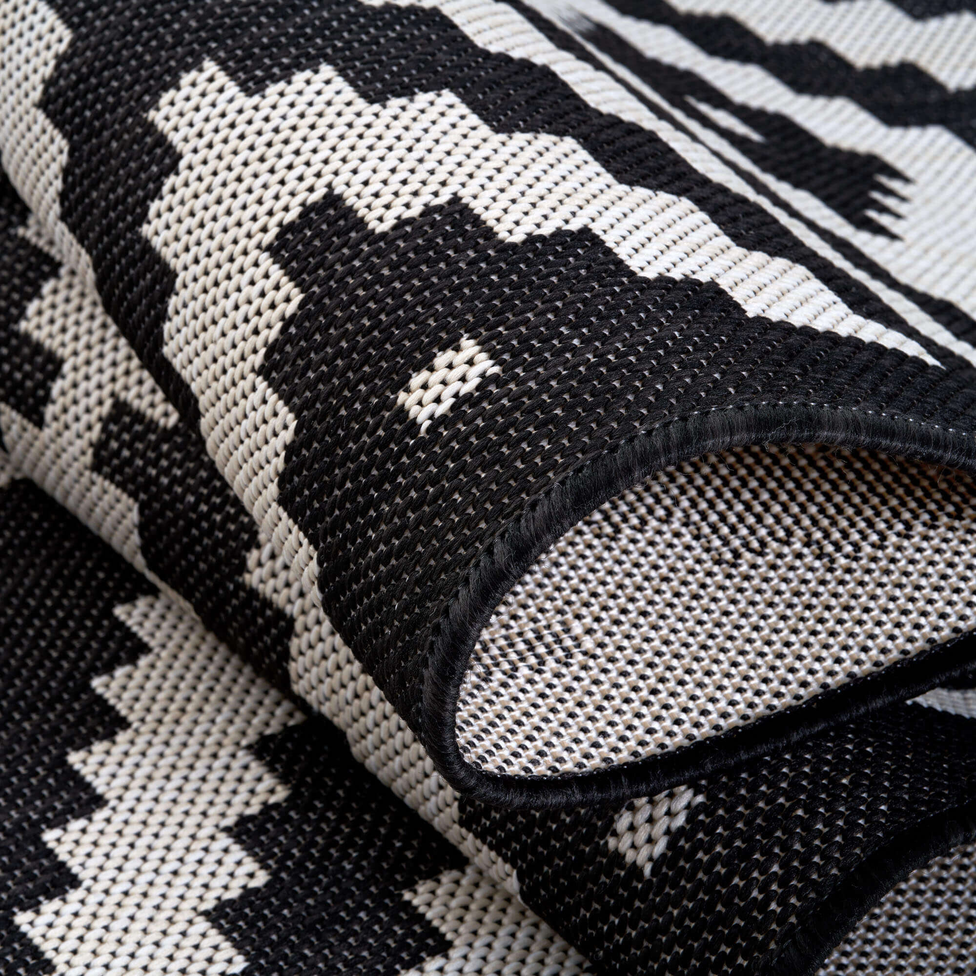 Ecology Outdoor Rug Black | 100bl