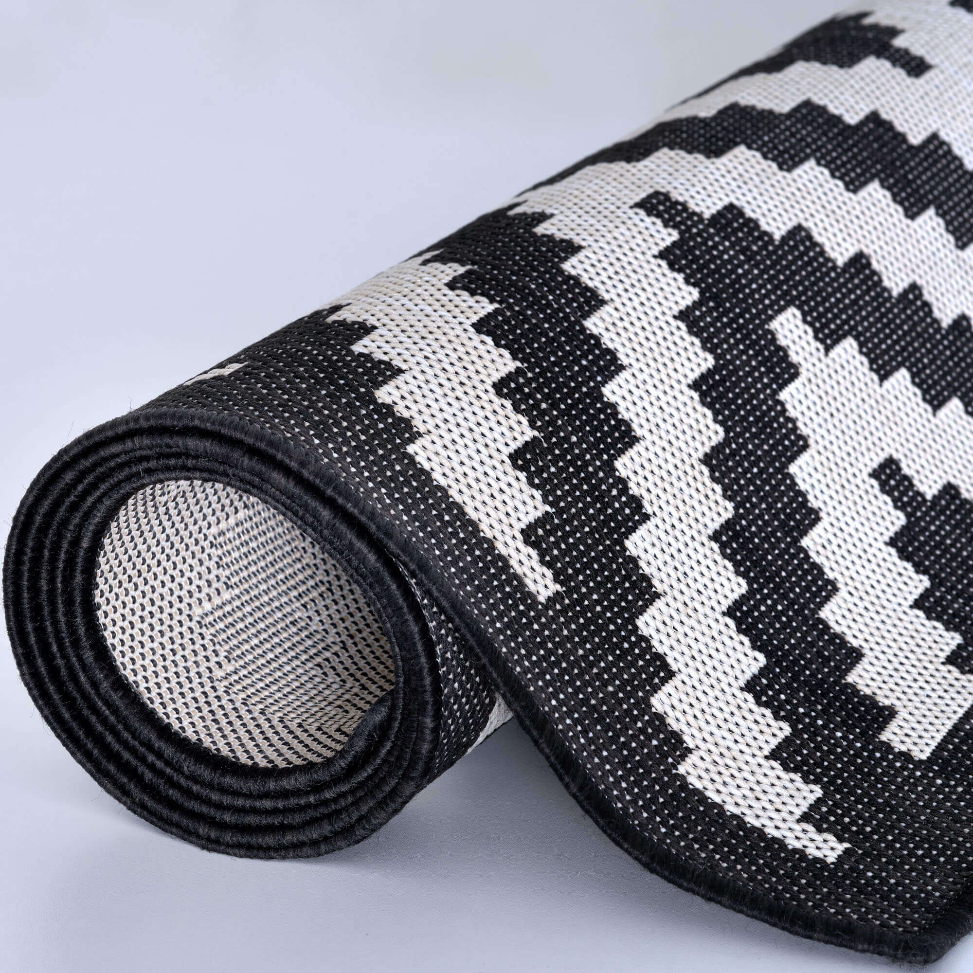Ecology Outdoor Rug Black | 100bl