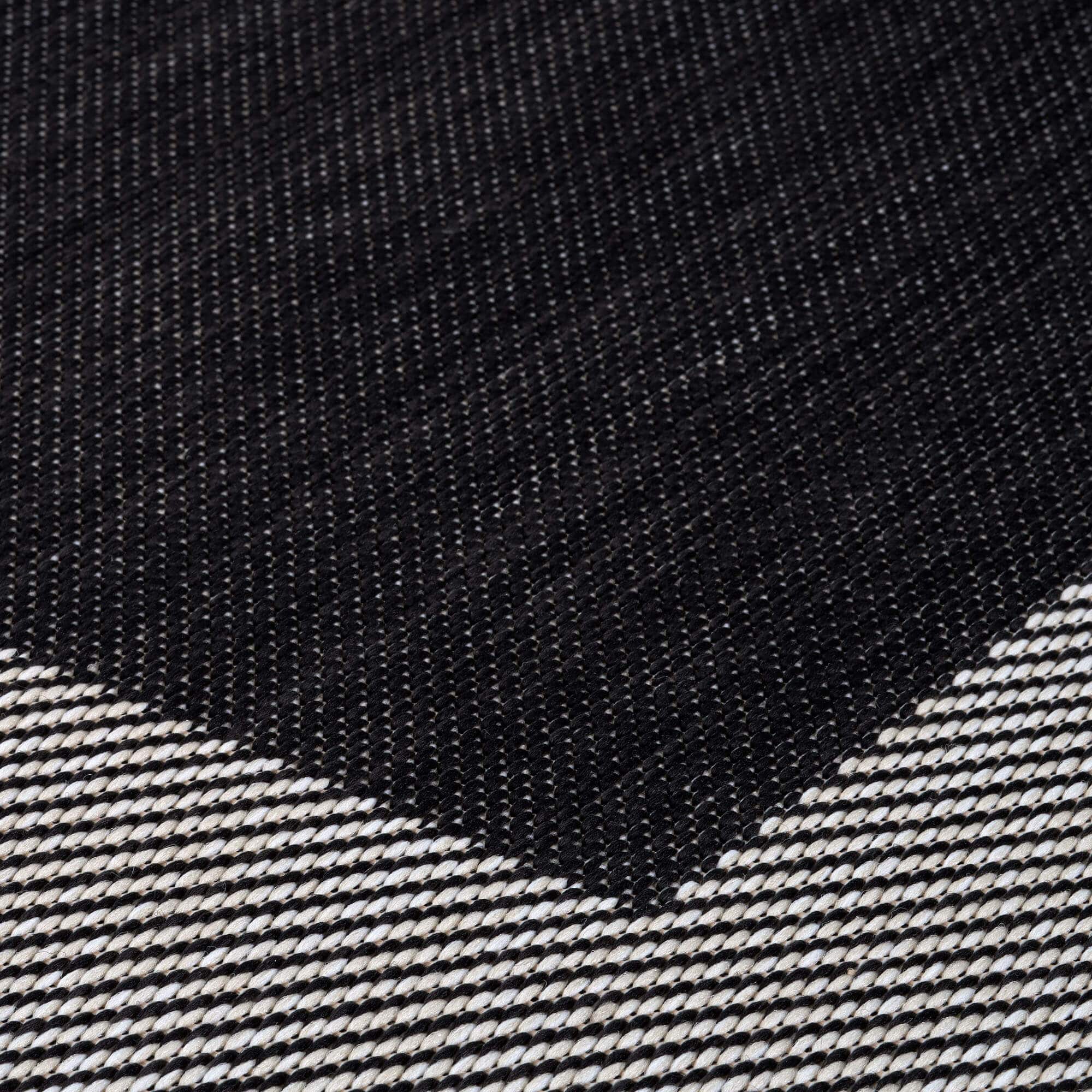 Ecology Outdoor Rug Black | 200bl