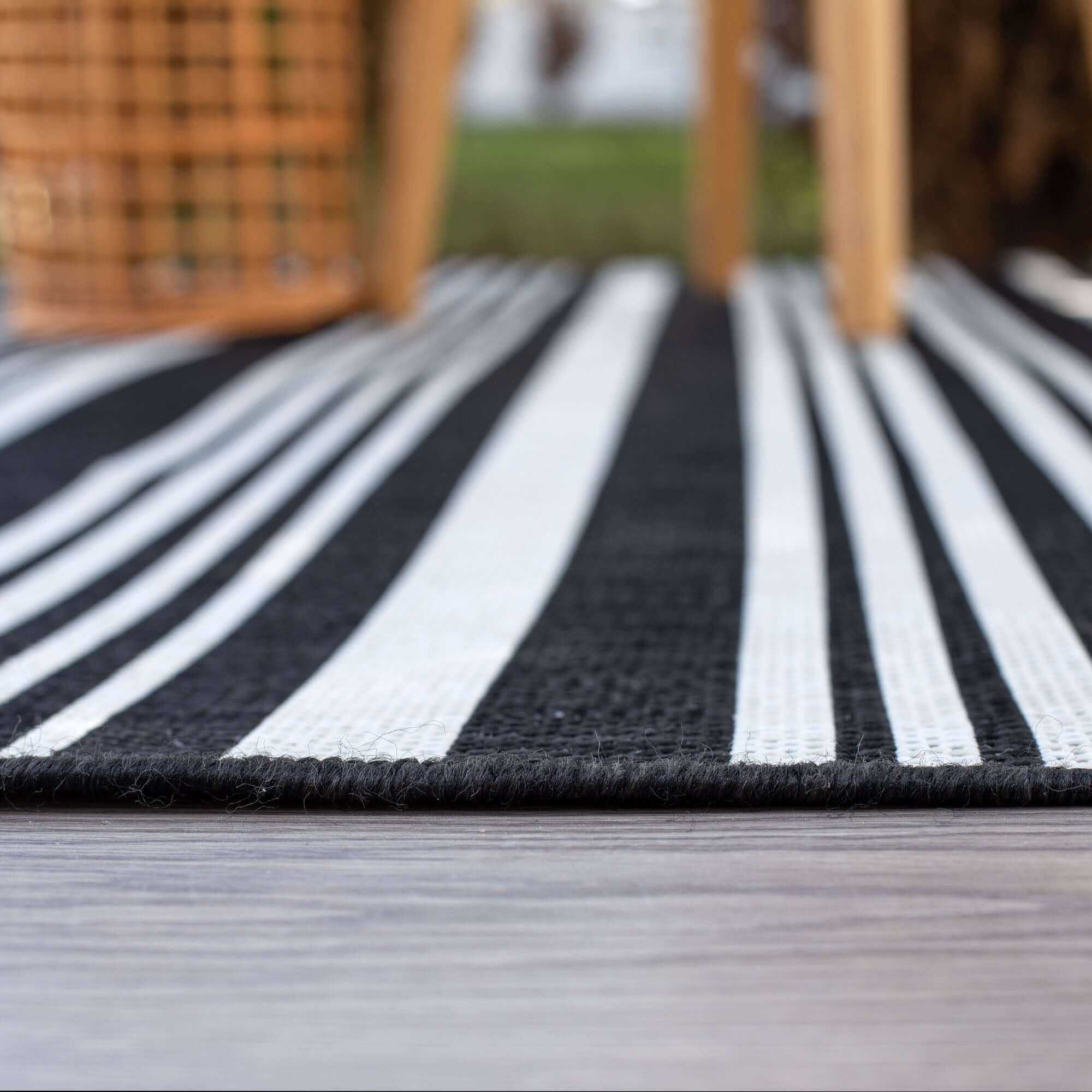Ecology Outdoor Rug Black | 300bl