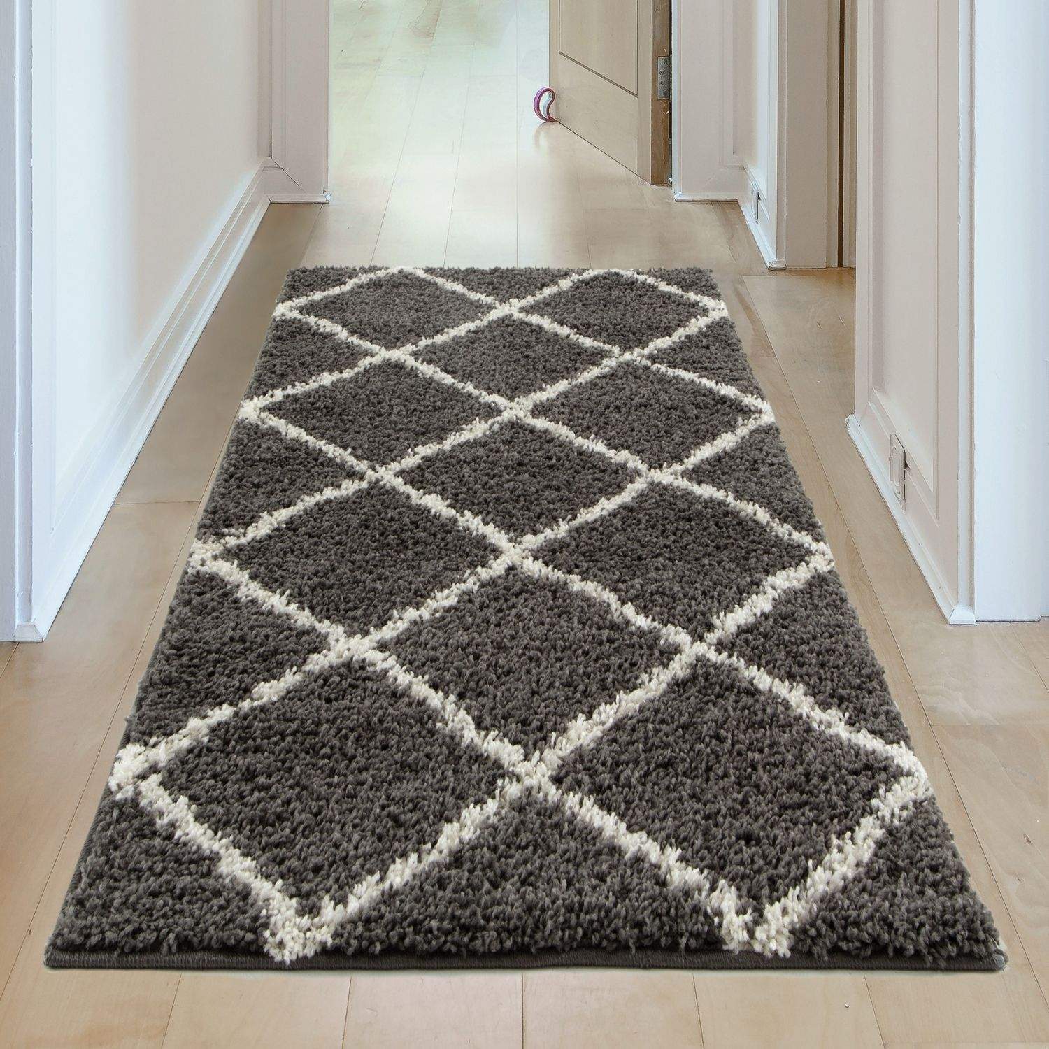 Moroccan Dark Grey Shaggy Rug | 540