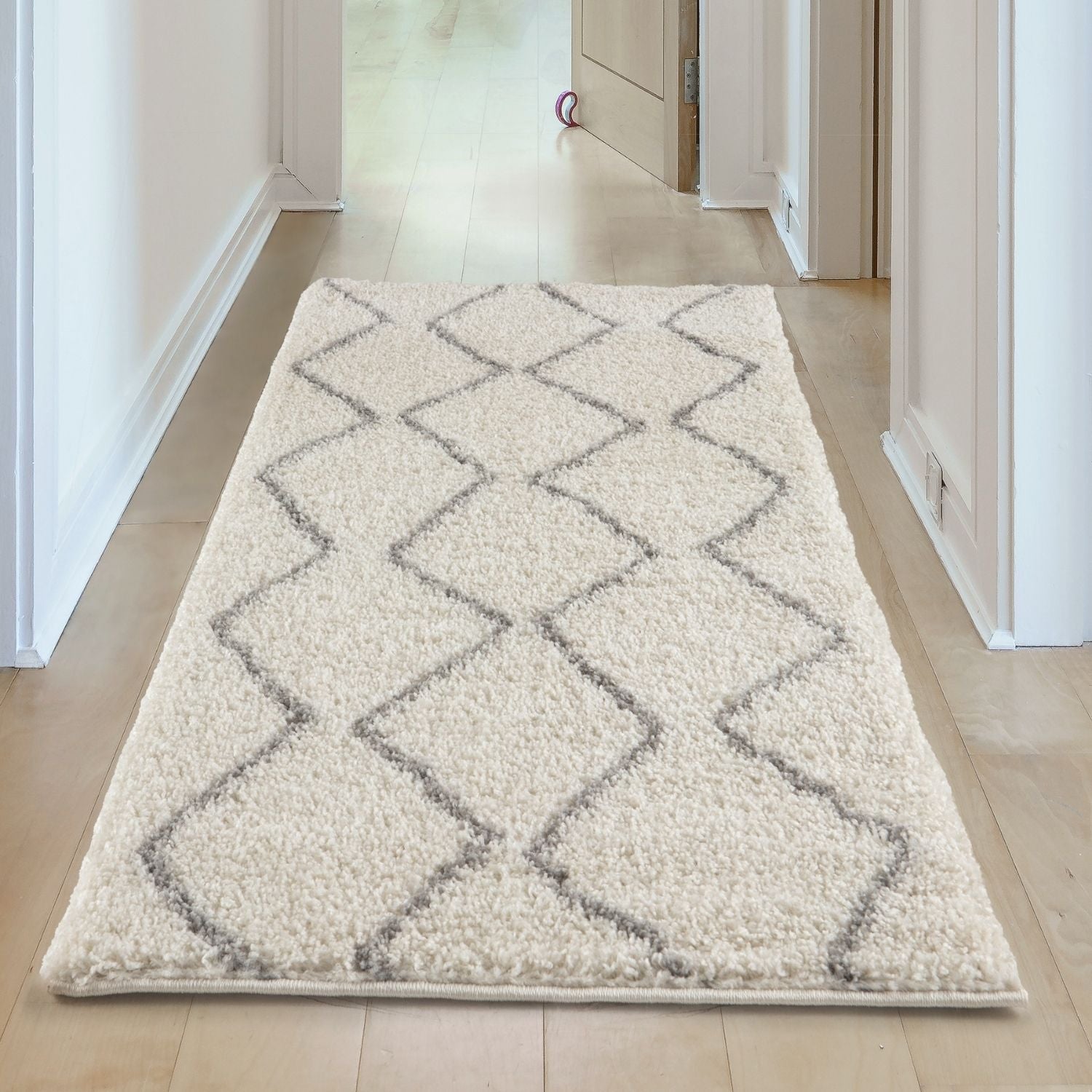 Moroccan Ivory Grey Shaggy Rug | 800