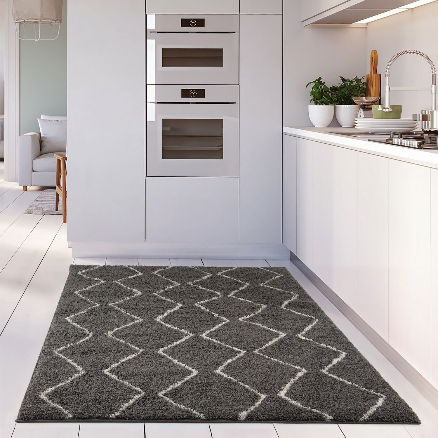 Moroccan Dark Grey Shaggy Rug | 840