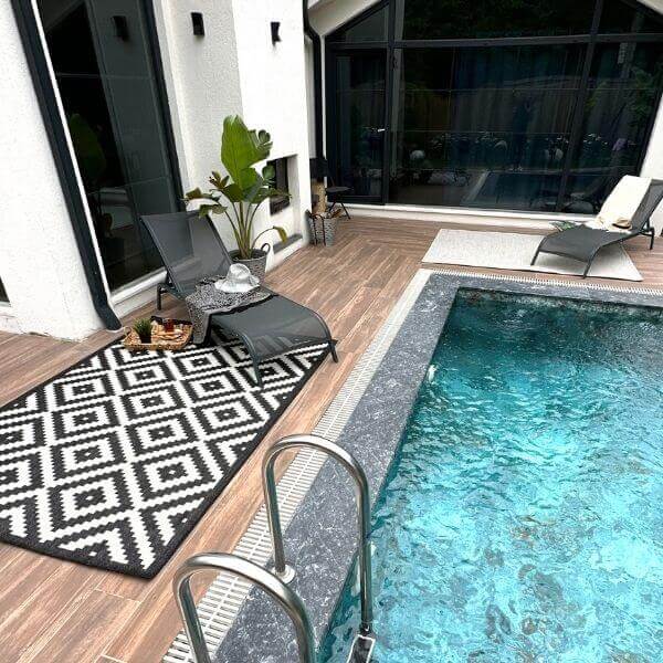 Ecology Outdoor Rug Black | 100bl