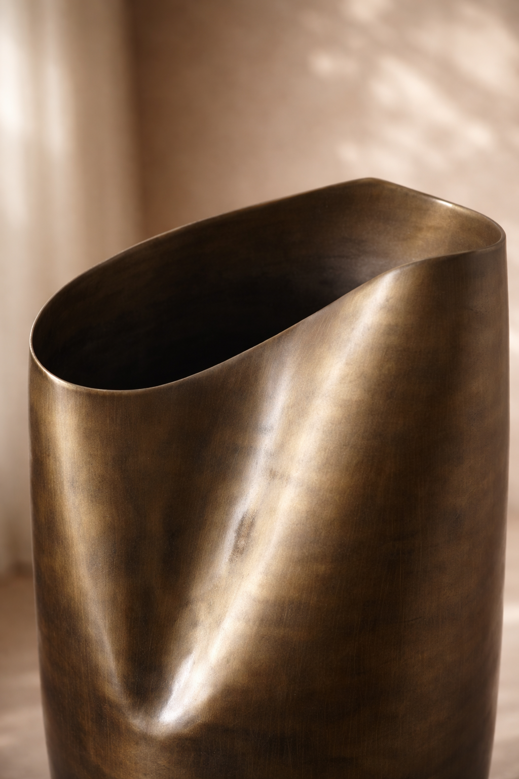 Tommy Franks Tromba I Ceramic Pot