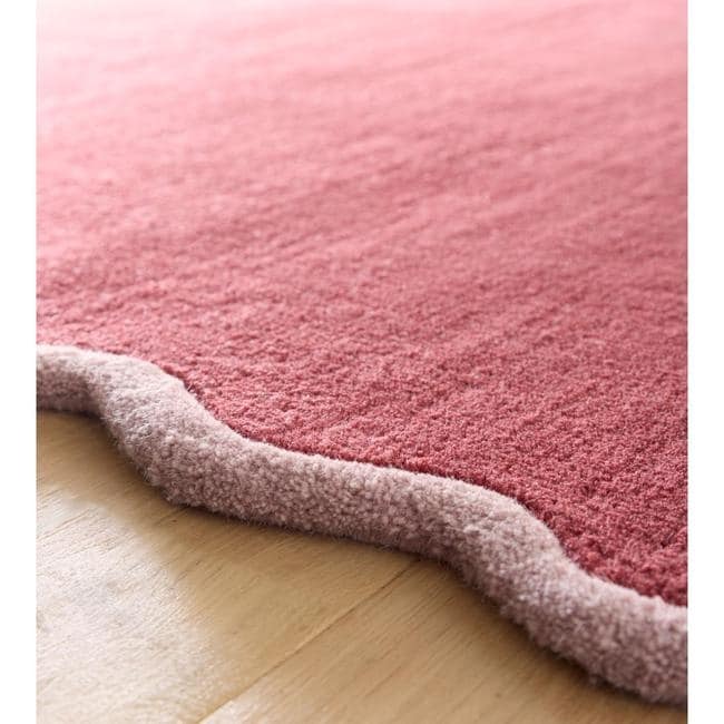 Scalloped Rugs Bordered Design