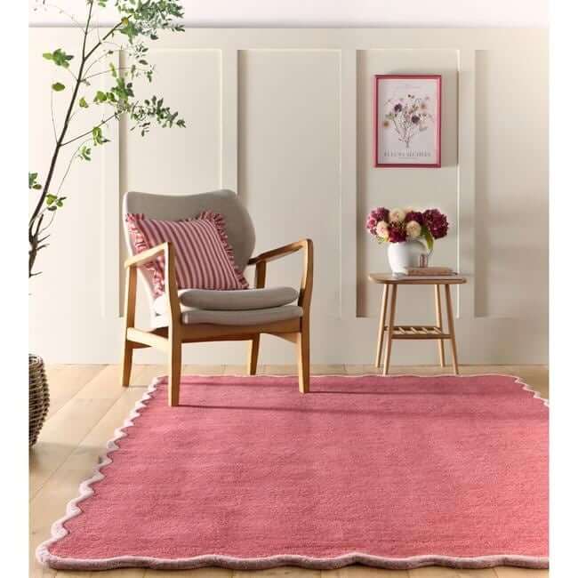 Scalloped Rugs Bordered Design