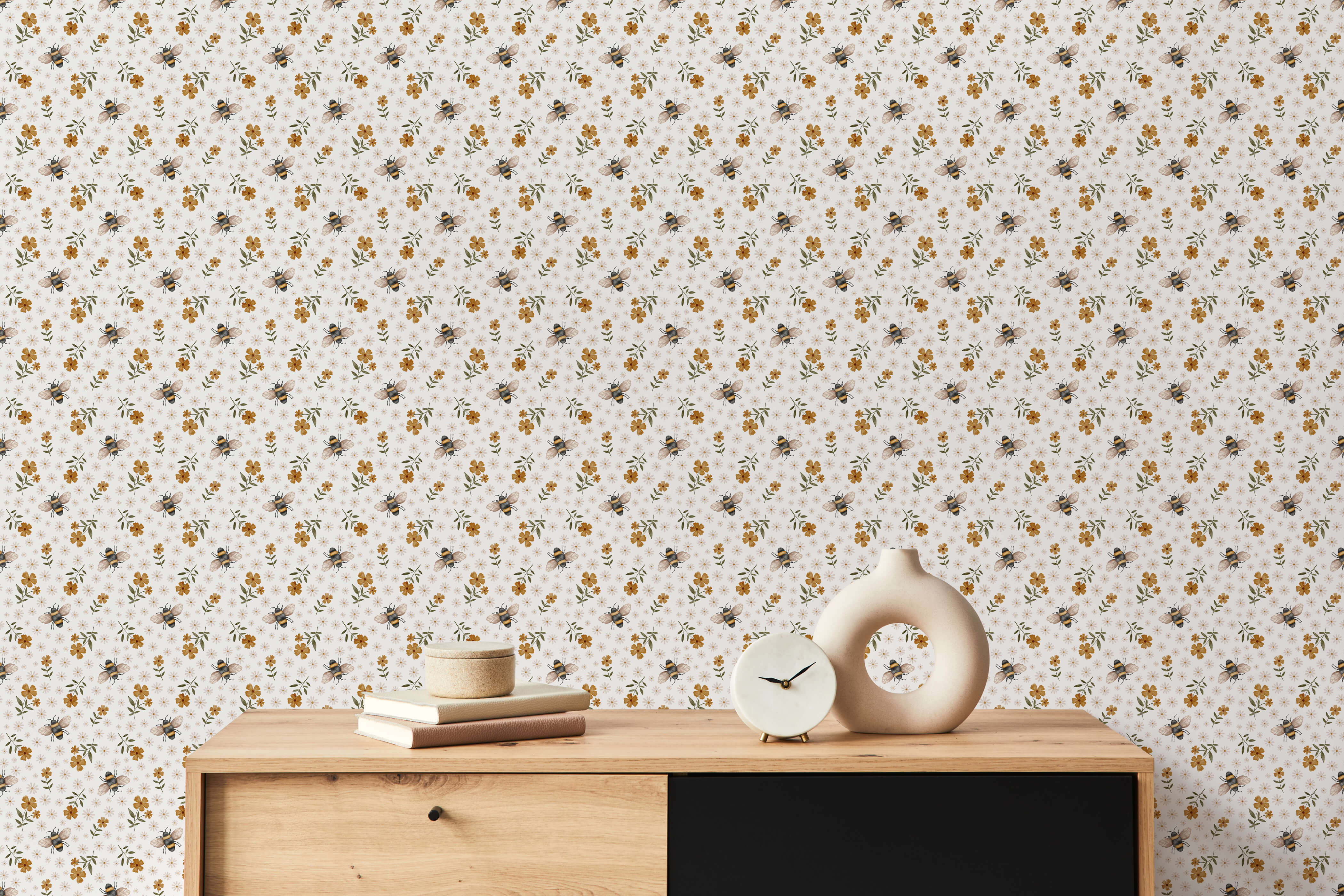 Bobbi Beck Tuesday Bee Animal Luxury Wallpaper