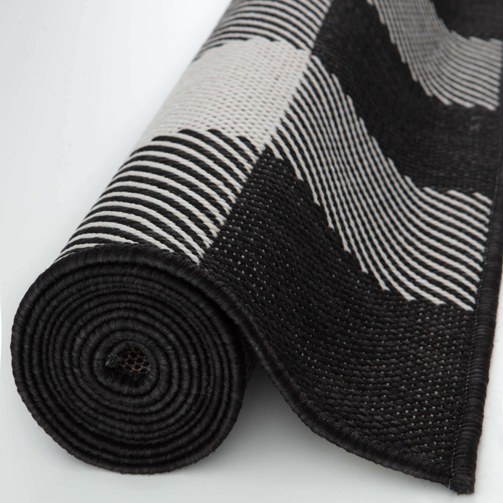 Ecology Outdoor Rug Black | 700BL