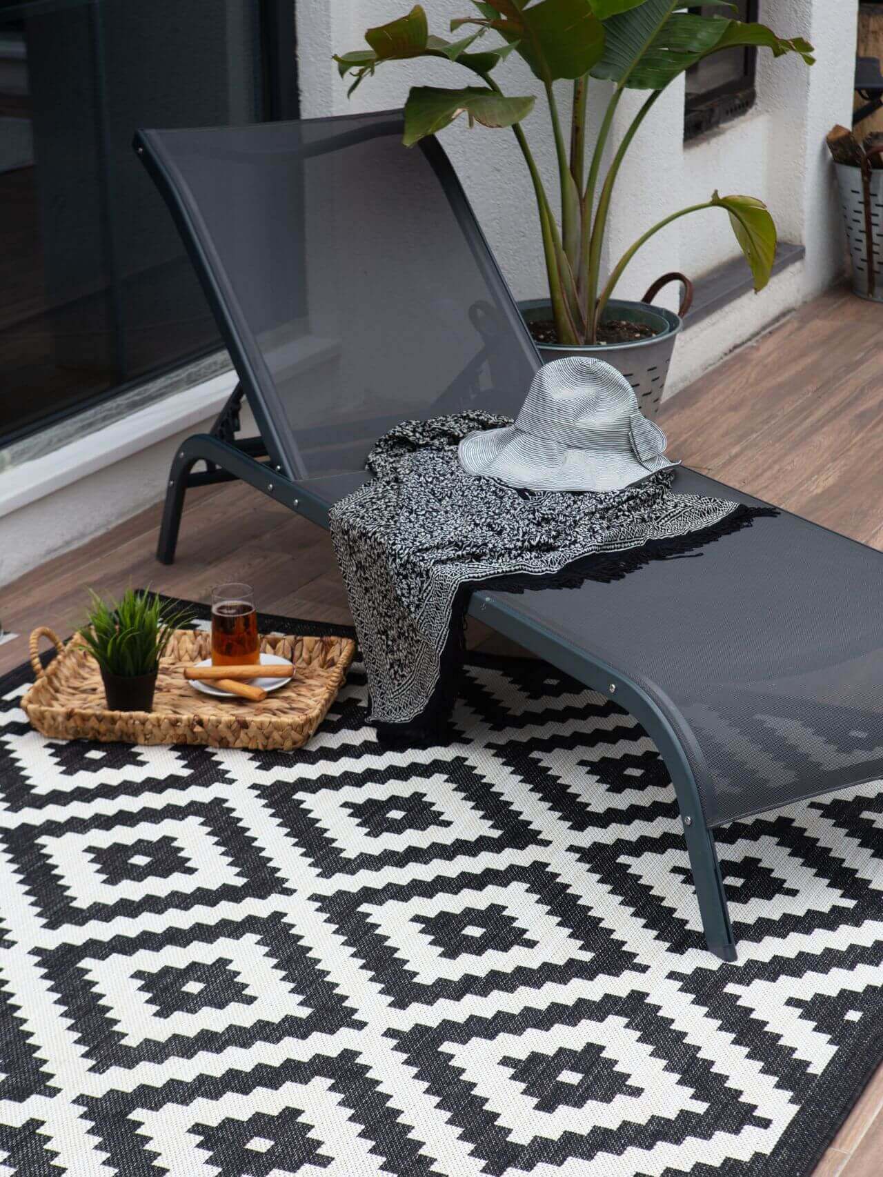 Ecology Outdoor Rug Black | 100bl