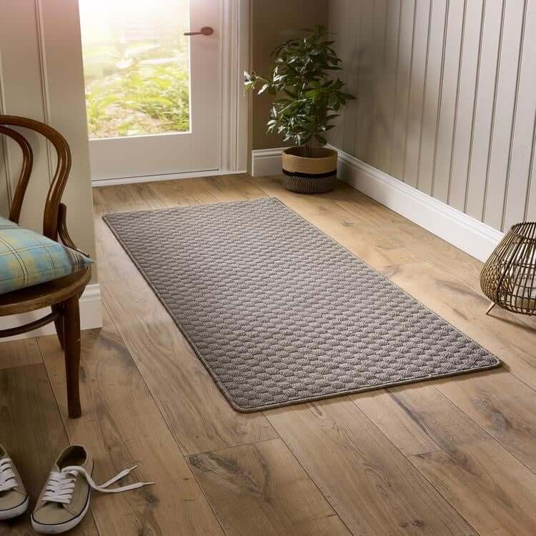 Textured Washable Mat and Runner Dots Design