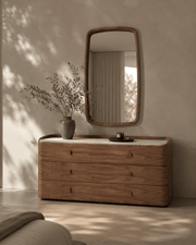 Vertu Dresser